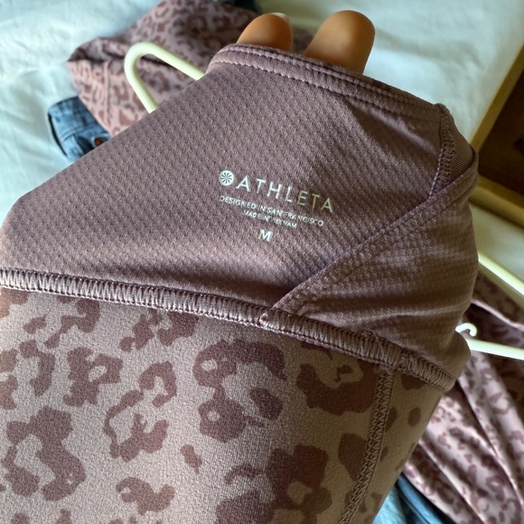 Athleta Leopard Print Sports Bra – Size M - Picture 4 of 4